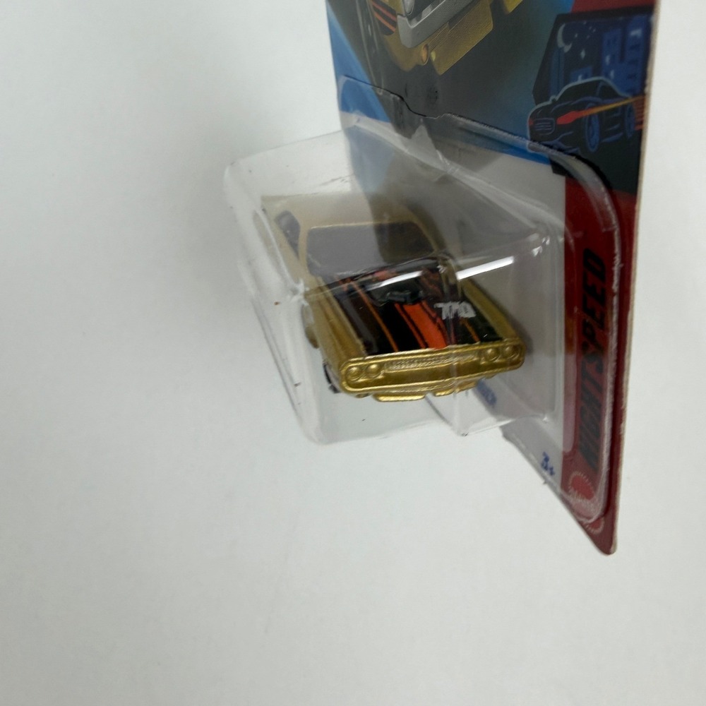 Hot Wheels 70 Dodge Hemi‎ Challenger Gold Nightburnerz 4/10 Diecast Car 2026 - Picture 5 of 6